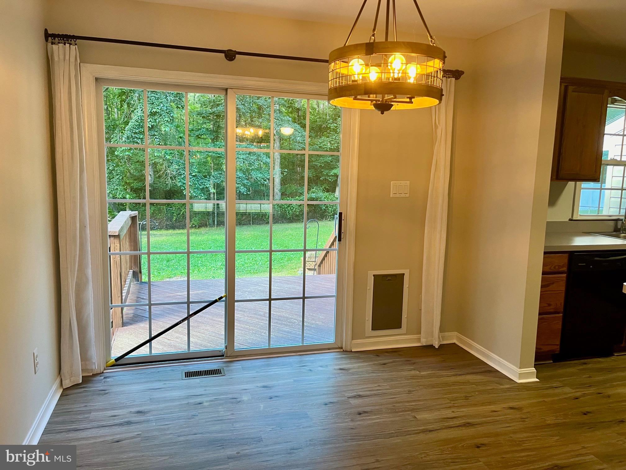 LAKE CAROLINE - Residential Lease