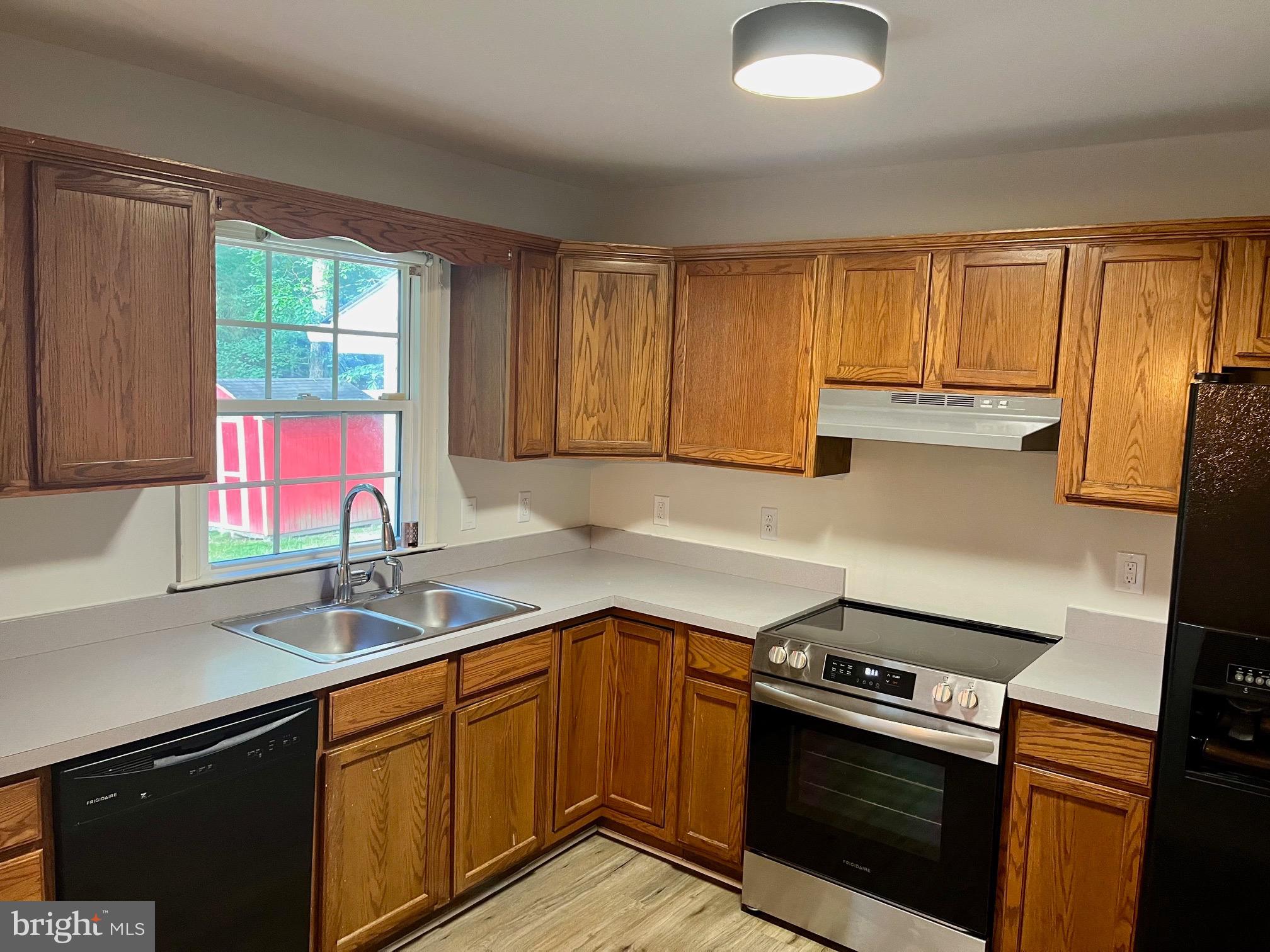 LAKE CAROLINE - Residential Lease