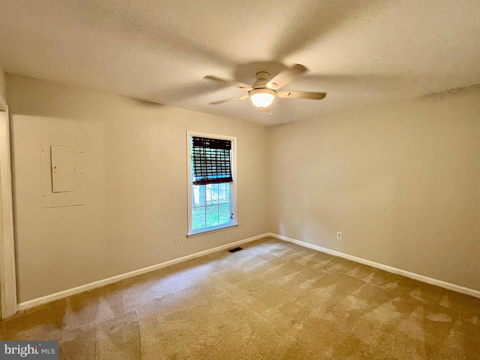 LAKE CAROLINE - Residential Lease