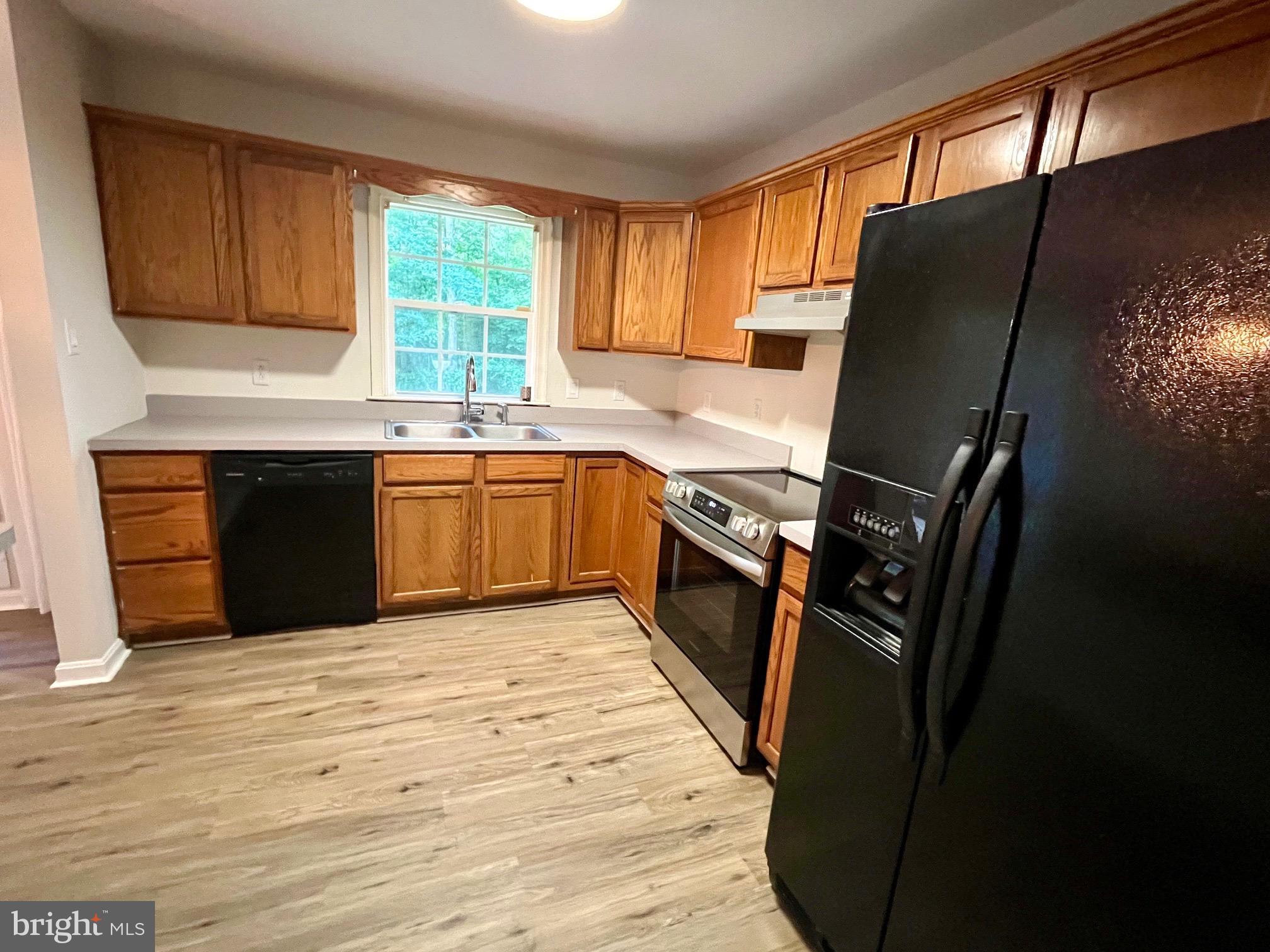 LAKE CAROLINE - Residential Lease