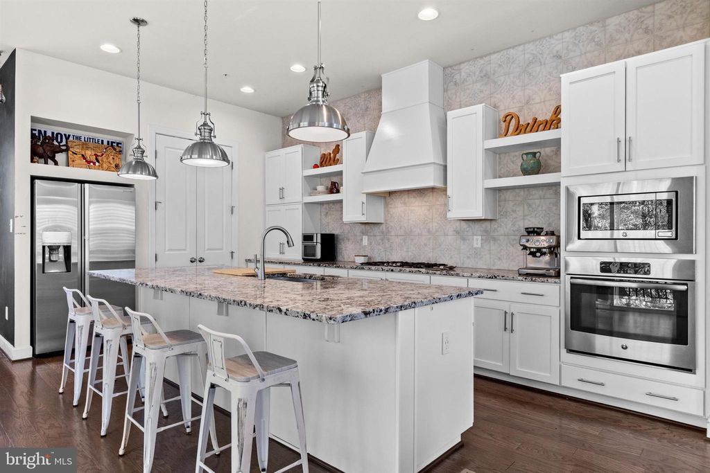 Photo of 6828 W Shavano Road, NEW MARKET, MD 21774 (MLS # MDFR2072810)