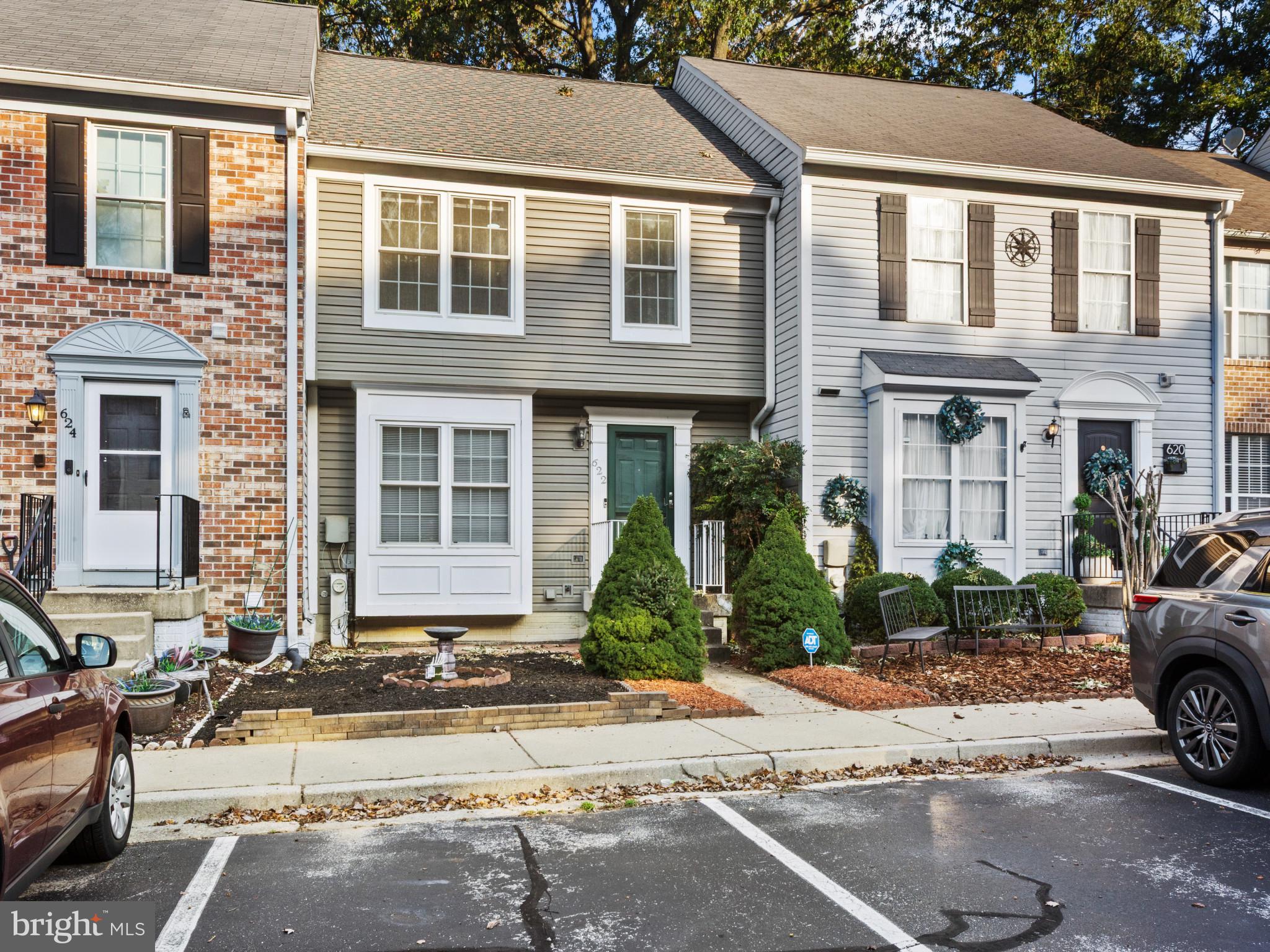 622 LIONS GATE LANE
