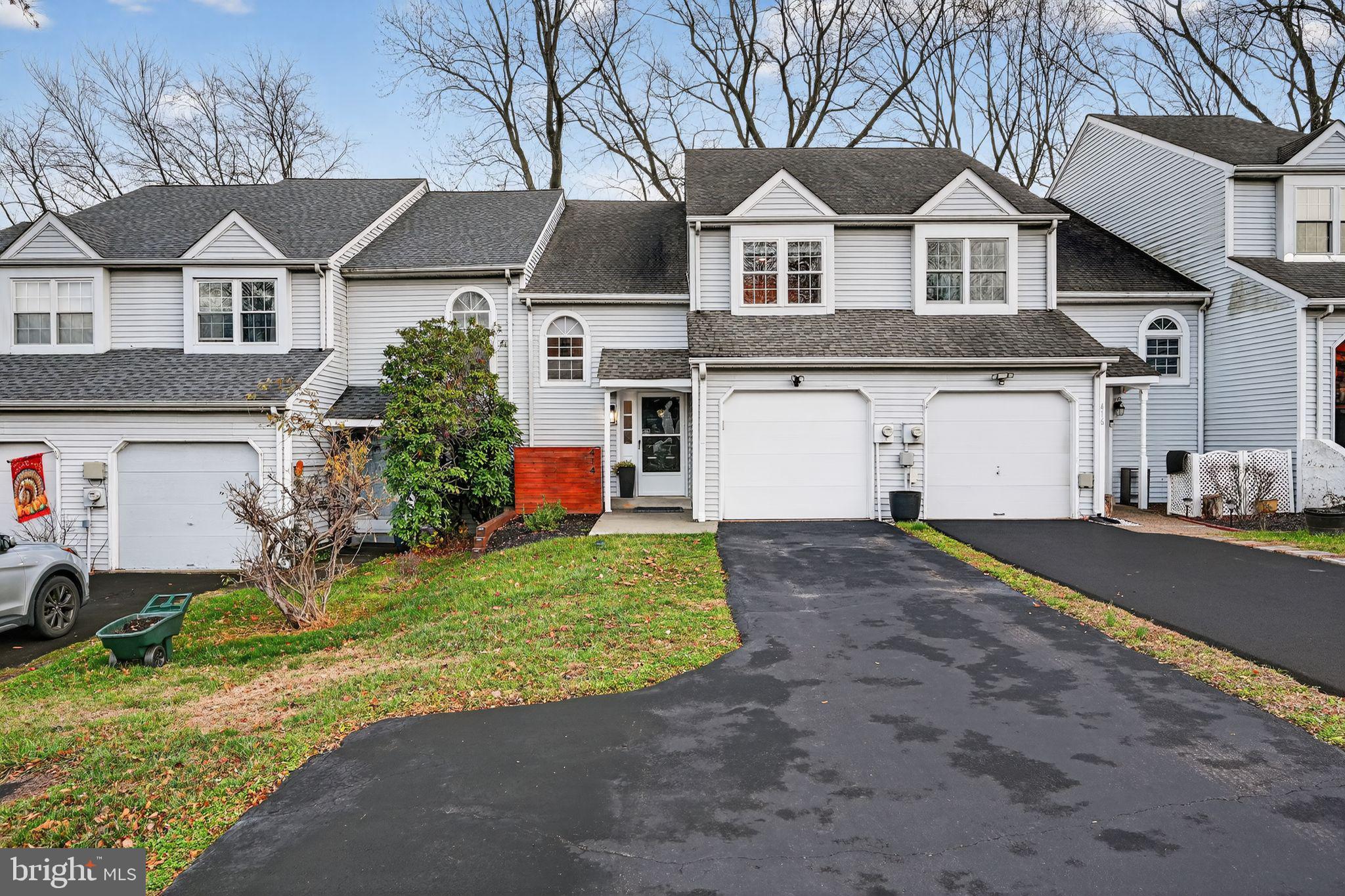 WOODLYN CROSSING - Residential