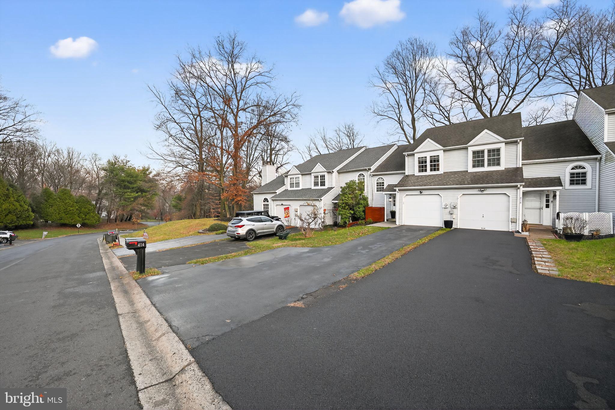 WOODLYN CROSSING - Residential