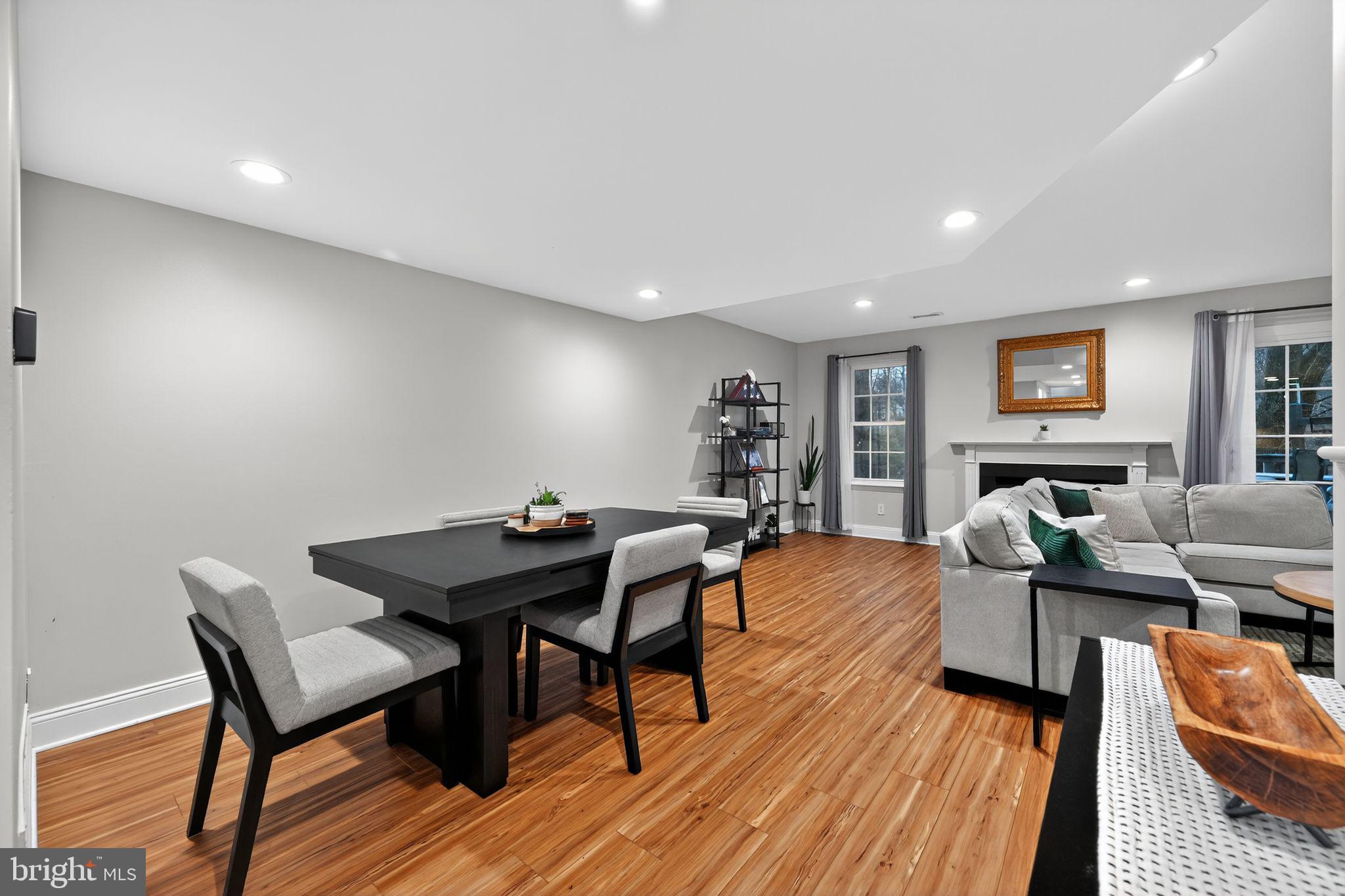 WOODLYN CROSSING - Residential