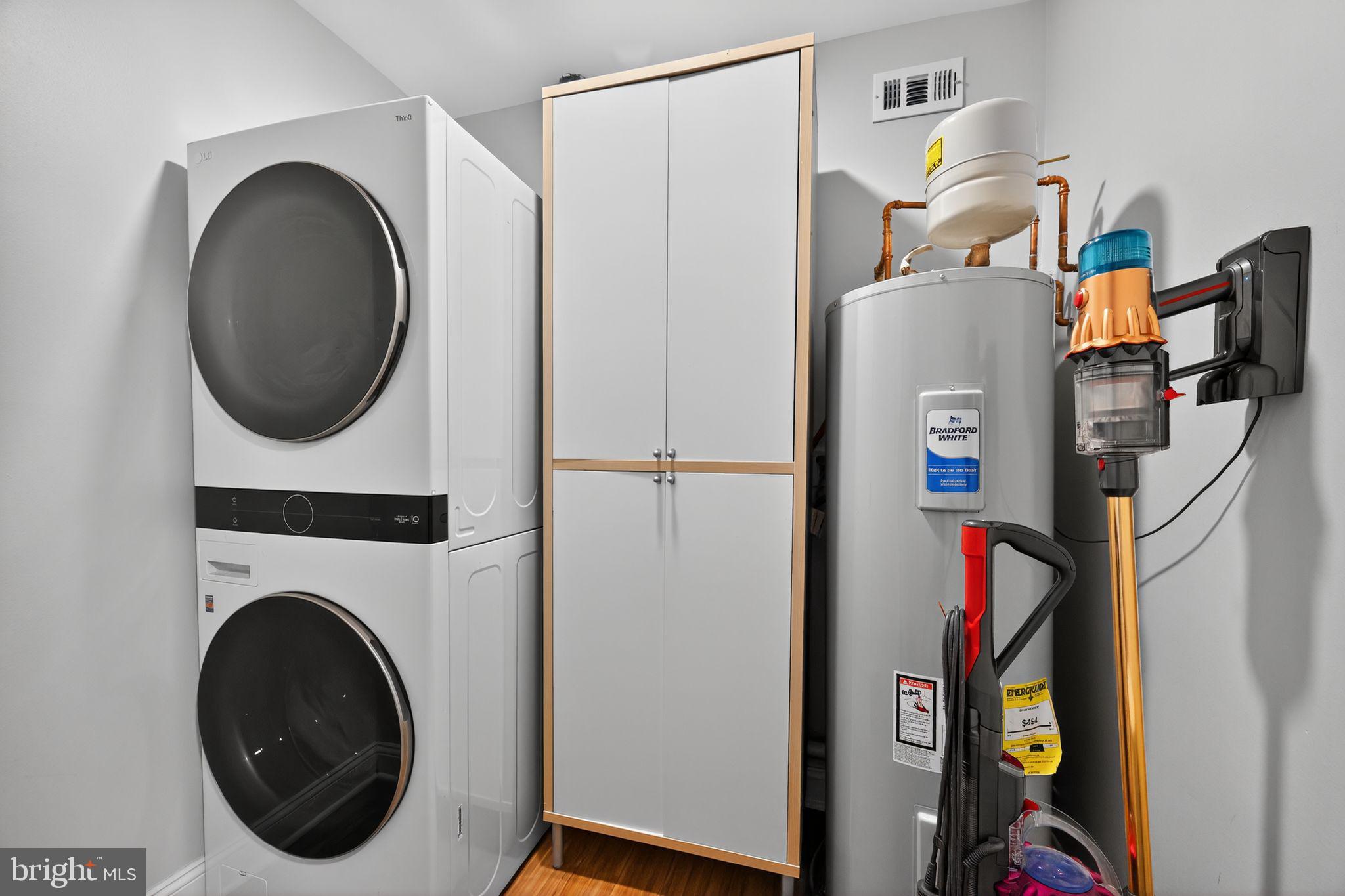 WOODLYN CROSSING - Residential