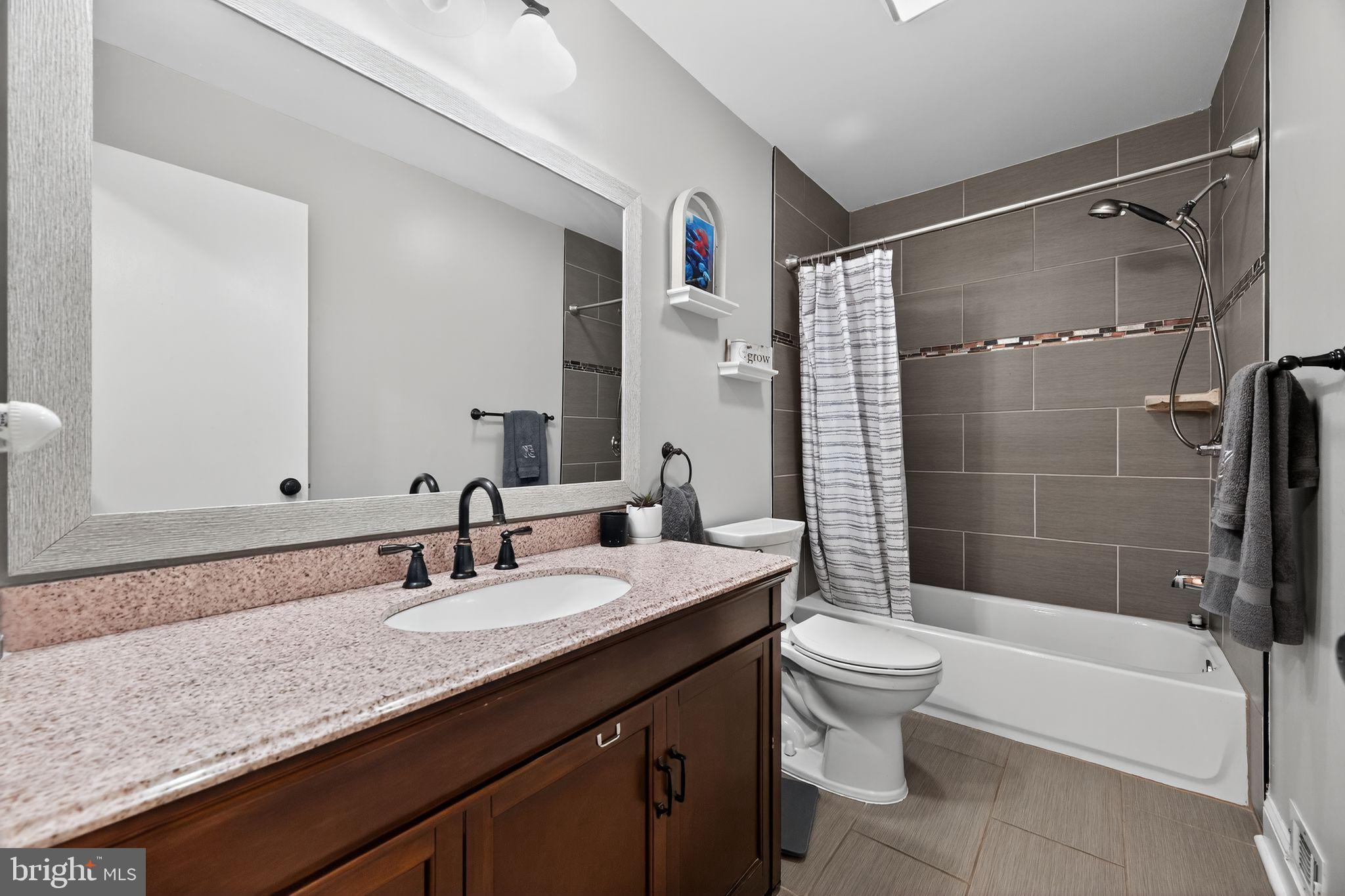 WOODLYN CROSSING - Residential