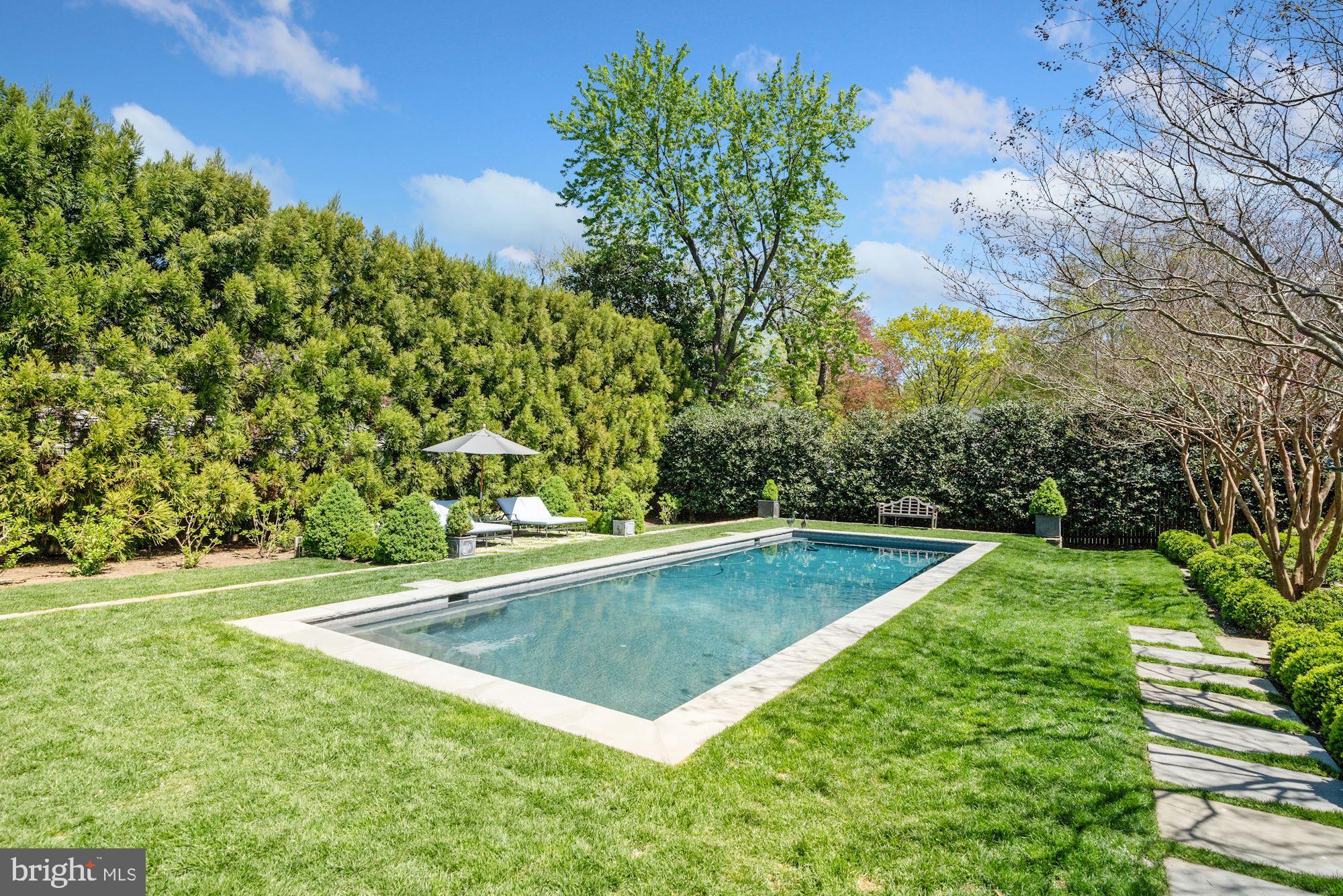 CHEVY CHASE - Residential