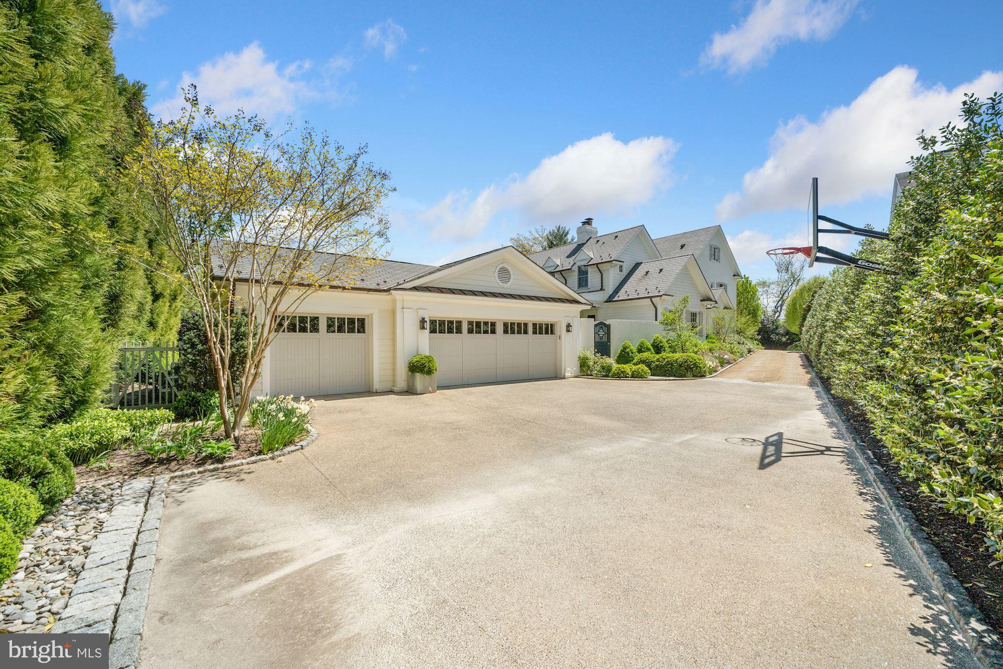 CHEVY CHASE - Residential