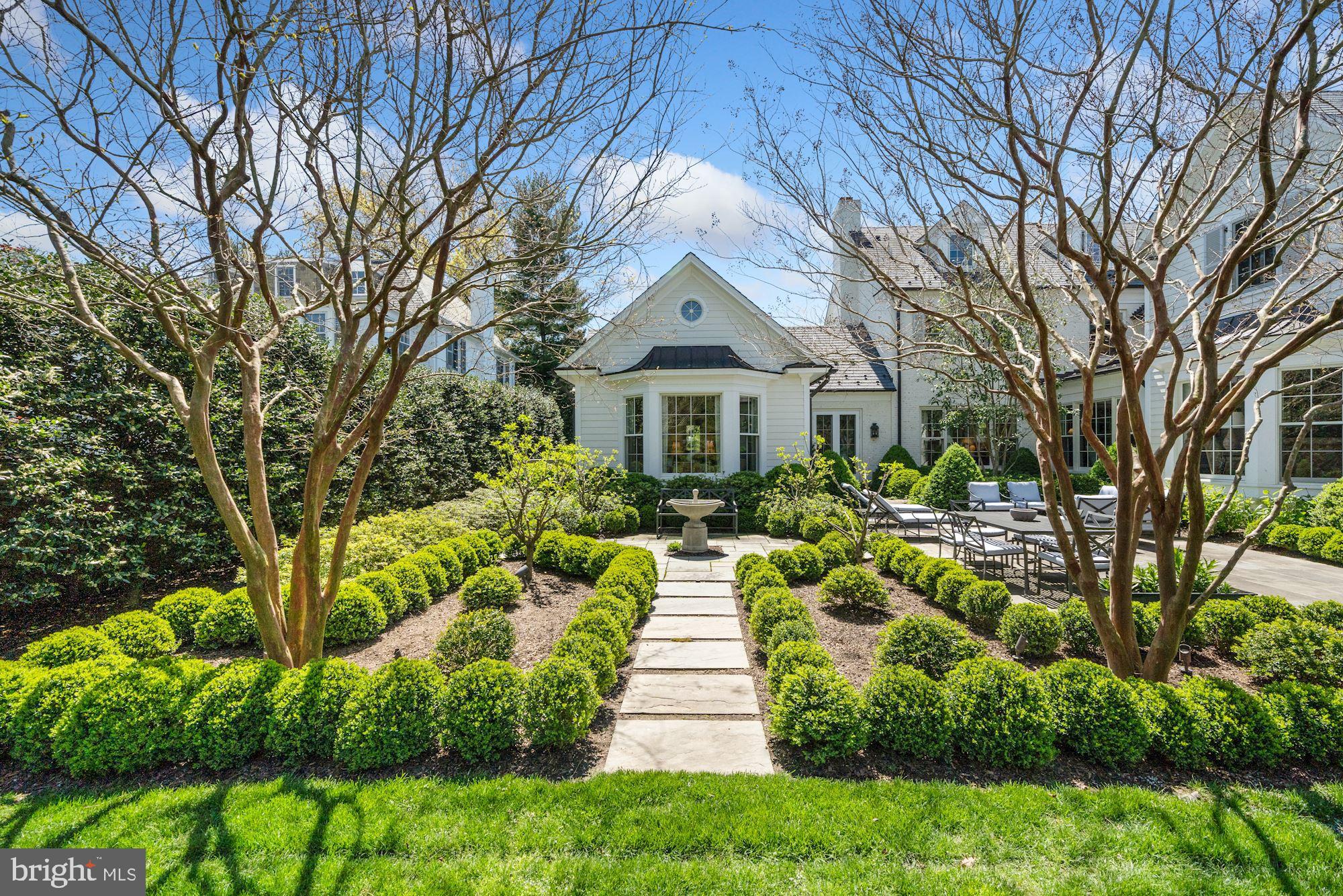 CHEVY CHASE - Residential