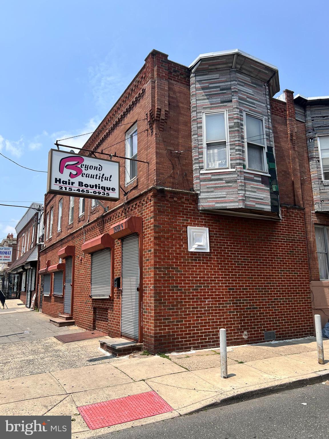 This is COMMERCIAL Mixed used Corner building consists of a business space on the first floor(Zoning Code is CMX2) and 2 bedrooms apartment upstairs. The first floor has open space of nearly 800 sqft plus restroom and fully finished basement could be accessed to outside. It was formerly used as Hair Salon; projected rent income is around $1600 monthly. Upstairs consists with standard 2 bedrooms and additional small living room, a fully furnished kitchen; Newer floor and paint thru out.; This apartment has separated entrance. Project rent is $1100 to1200. Don't miss out this great investment opportunity. Call me or text me for appointment. Easy to show!