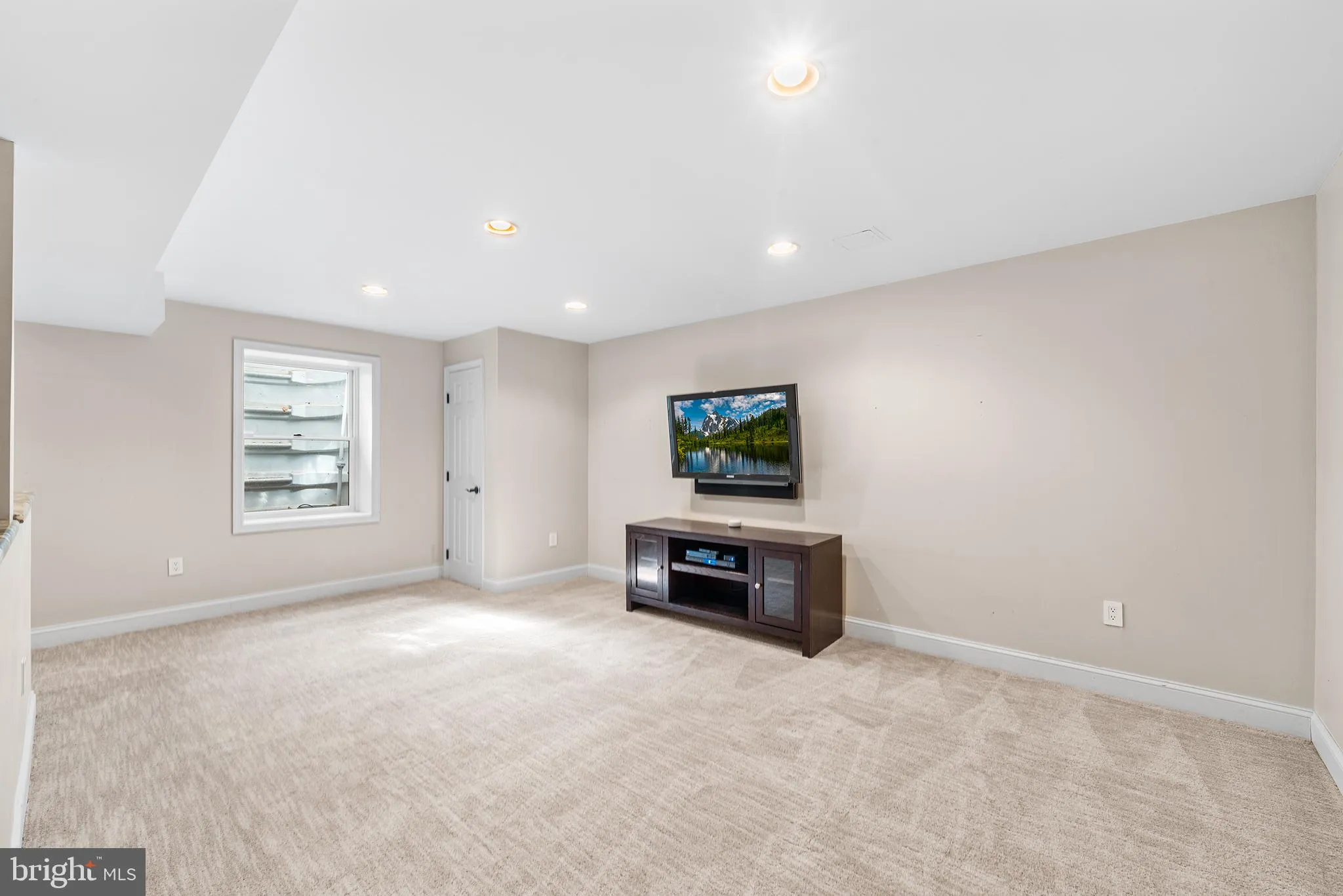 Phoenixville, Pennsylvania 19460, United States, 4 Bedrooms Bedrooms, ,4 BathroomsBathrooms,Residential,Active,77156