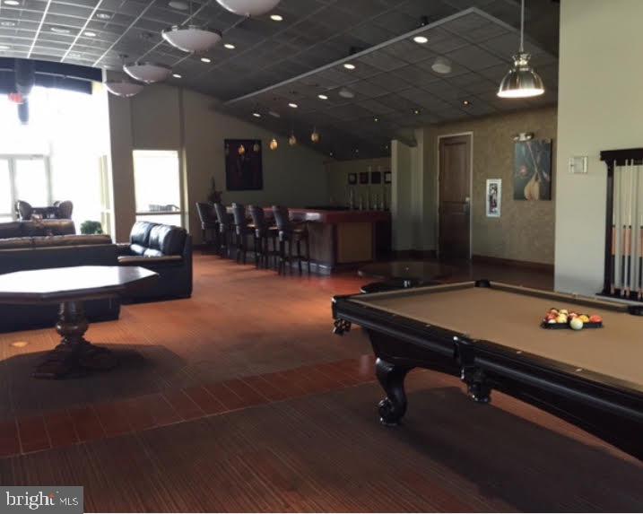 POTOMAC CLUB - Residential