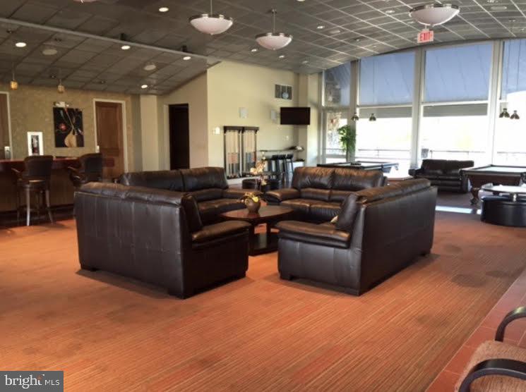 POTOMAC CLUB - Residential