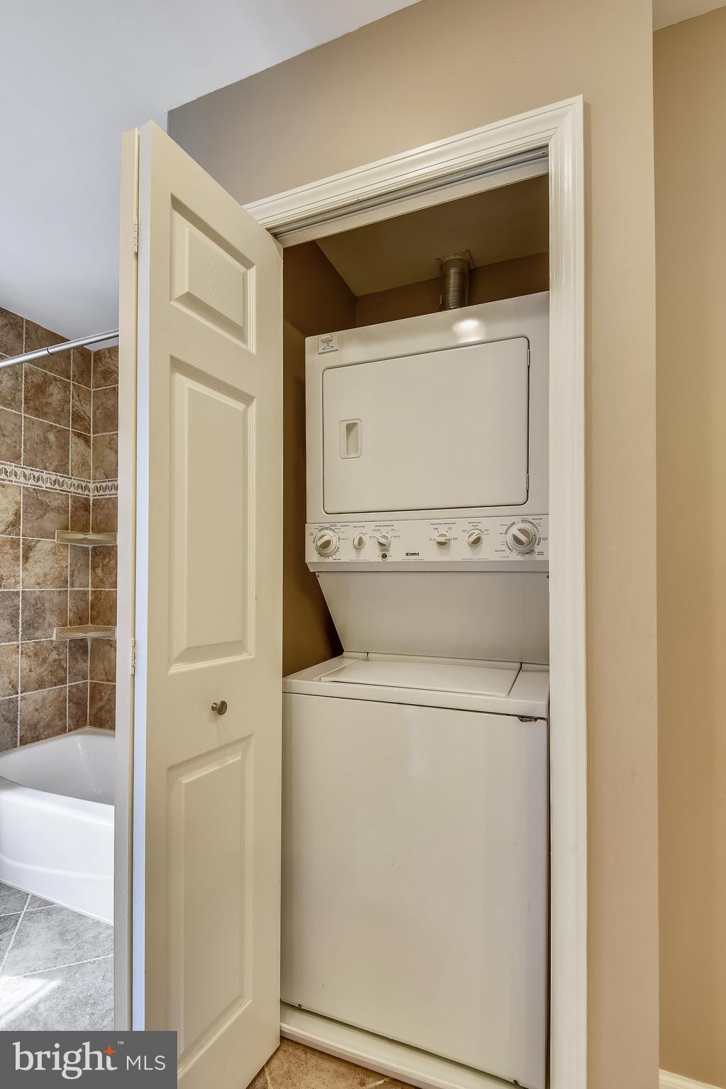 BRIARLYNN ESTATES - Residential