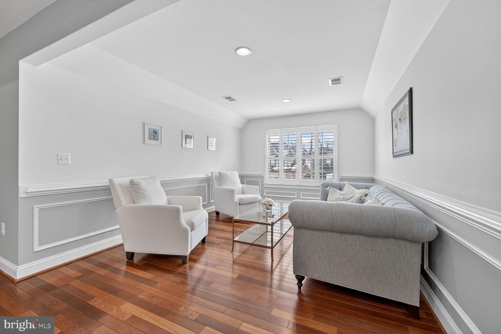 MINOR HILL - Residential