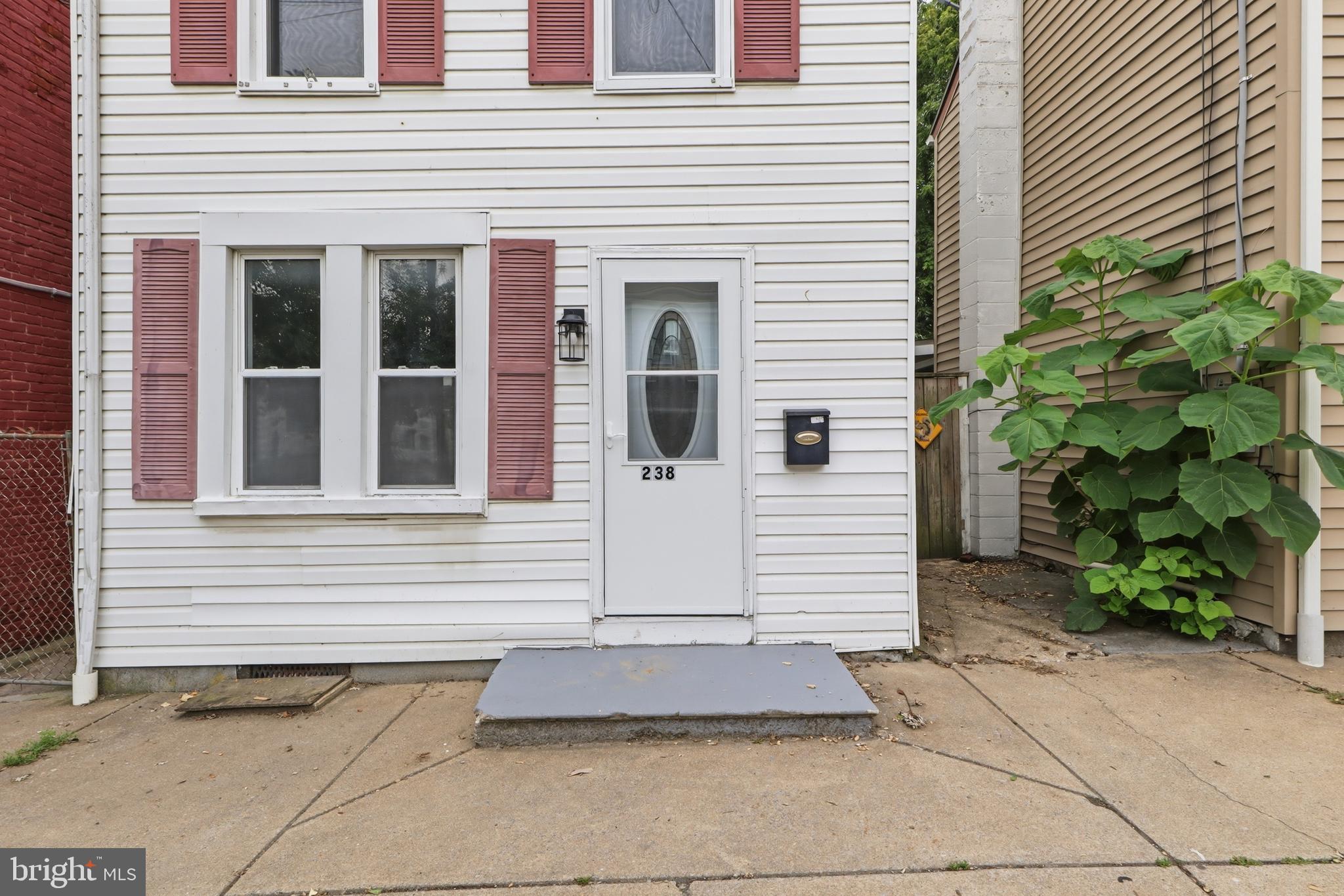 238 S 4TH STREET