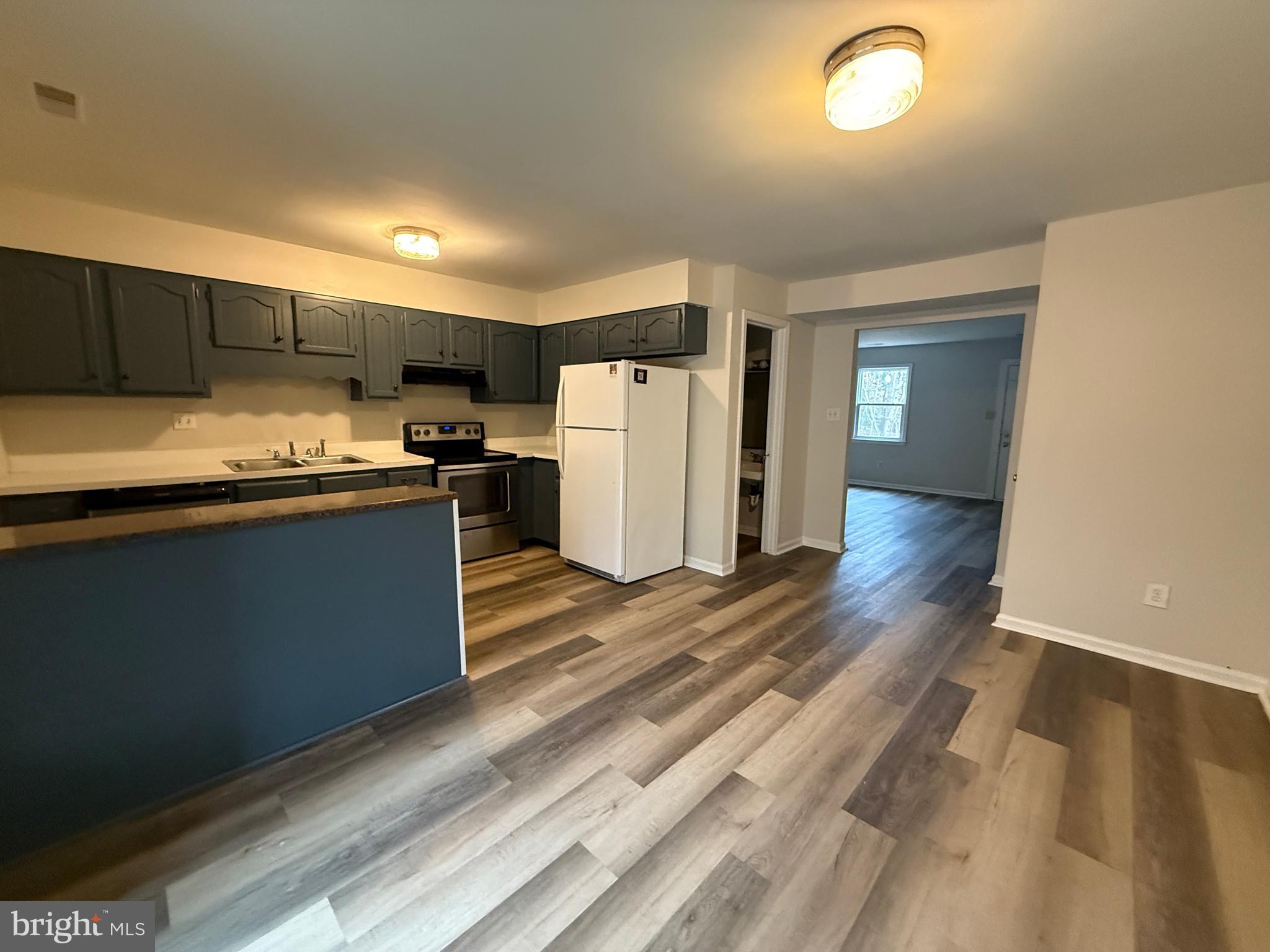 OLDE GREENWICH - Residential Lease