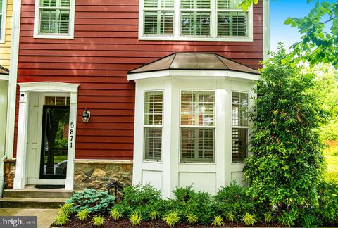 Townhouse For Sale - 5871 Duncan Drive<br/> ELLICOTT CITY, MD 21043