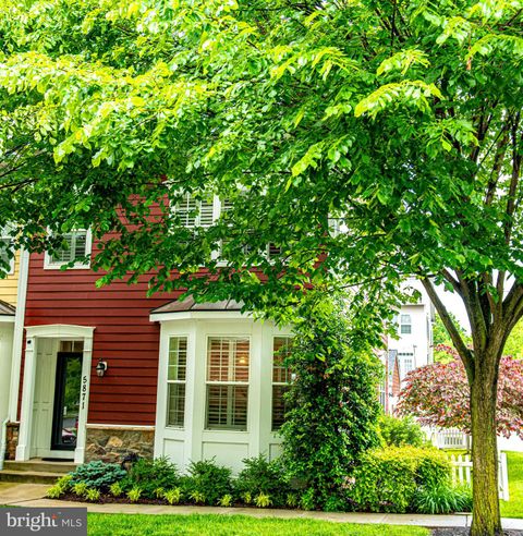 Townhouse For Sale - 5871 Duncan Drive<br/> ELLICOTT CITY, MD 21043