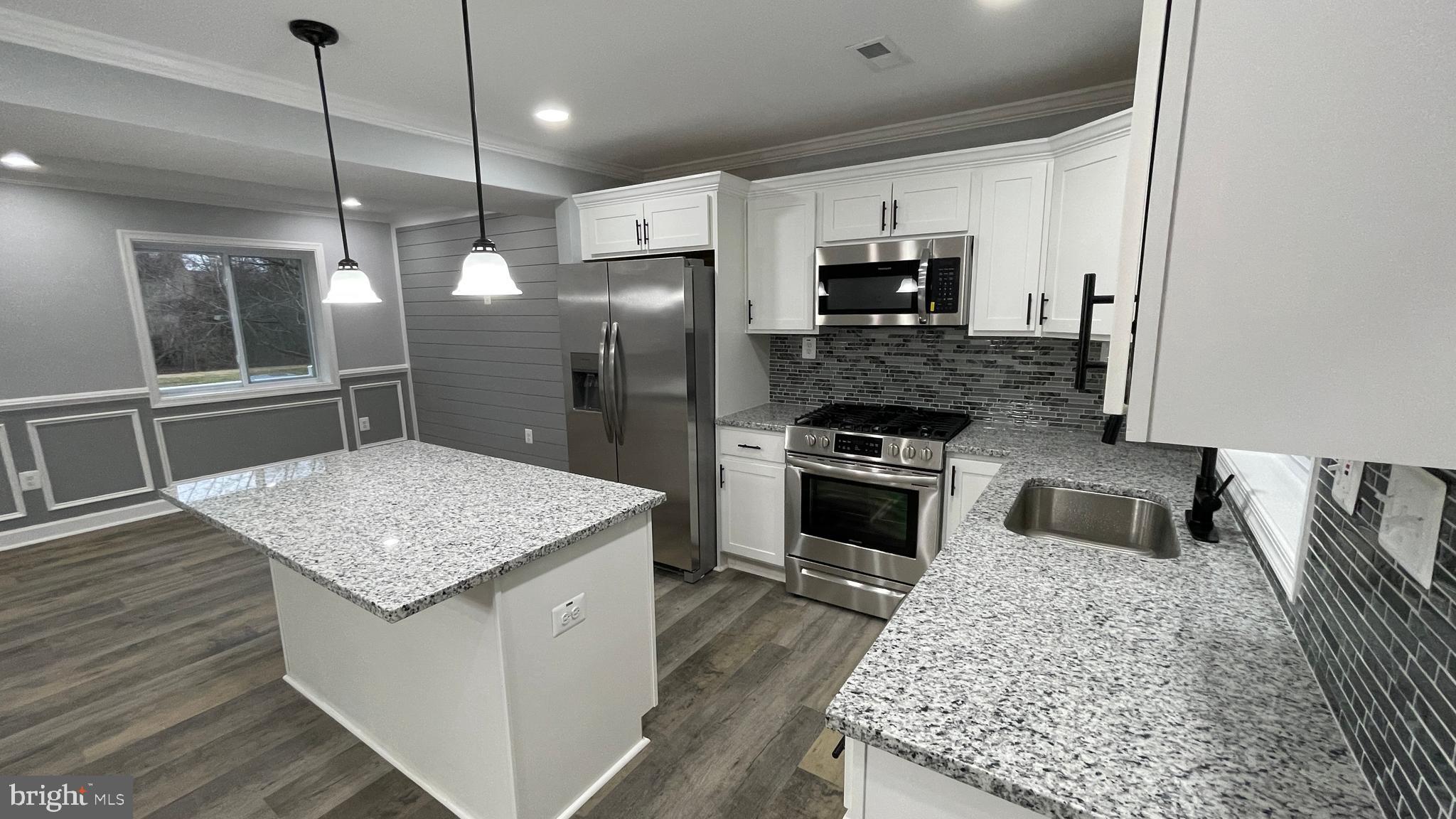 ELMWOOD - Residential