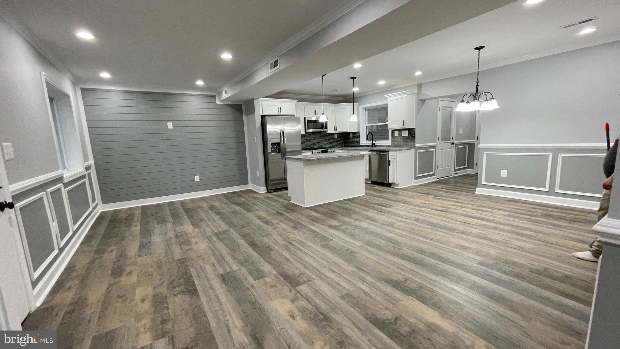 ELMWOOD - Residential