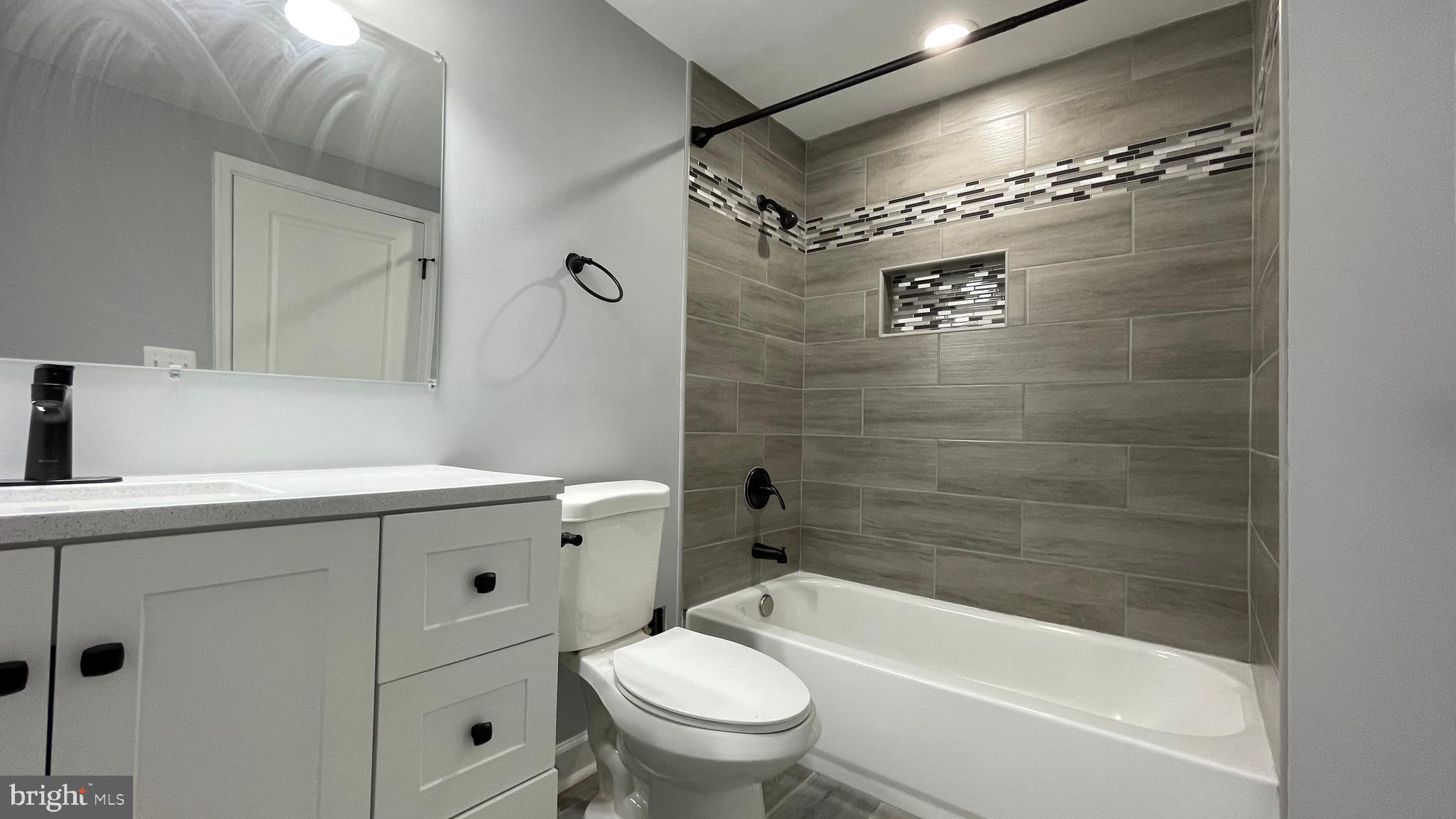 ELMWOOD - Residential