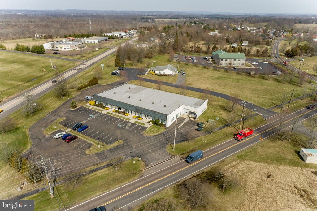 Photo of 1806 Deep Run Rd #UNIT E, PIPERSVILLE, PA 18947 (MLS # PABU2084914)