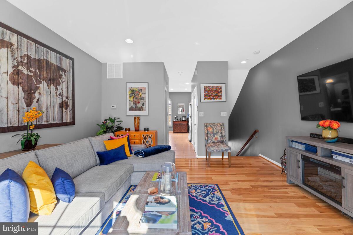 VICTORY PROMENADE - Residential