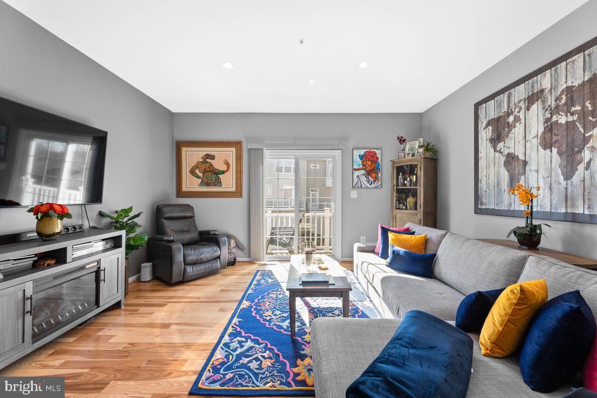 VICTORY PROMENADE - Residential