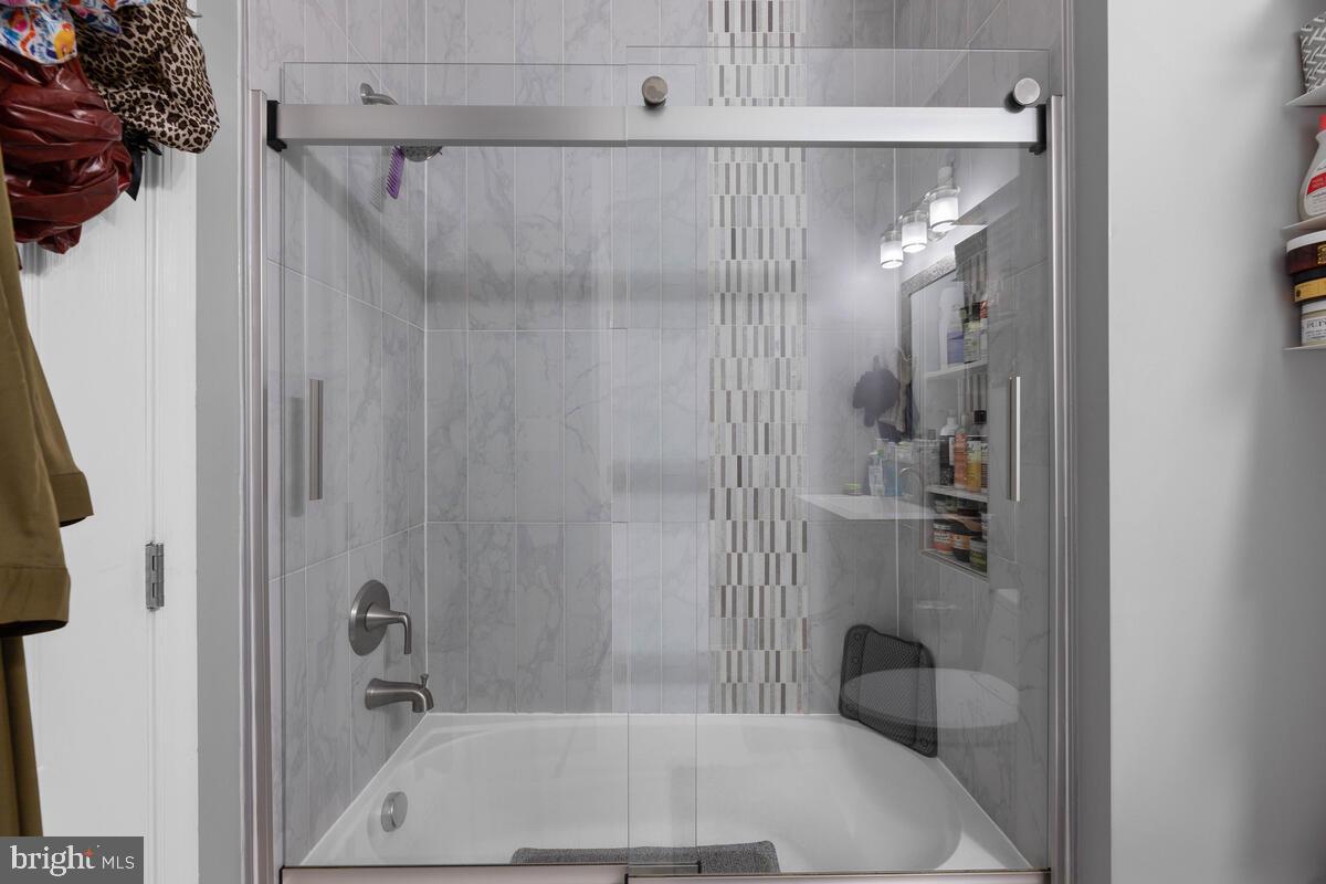 VICTORY PROMENADE - Residential