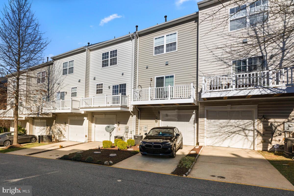 VICTORY PROMENADE - Residential