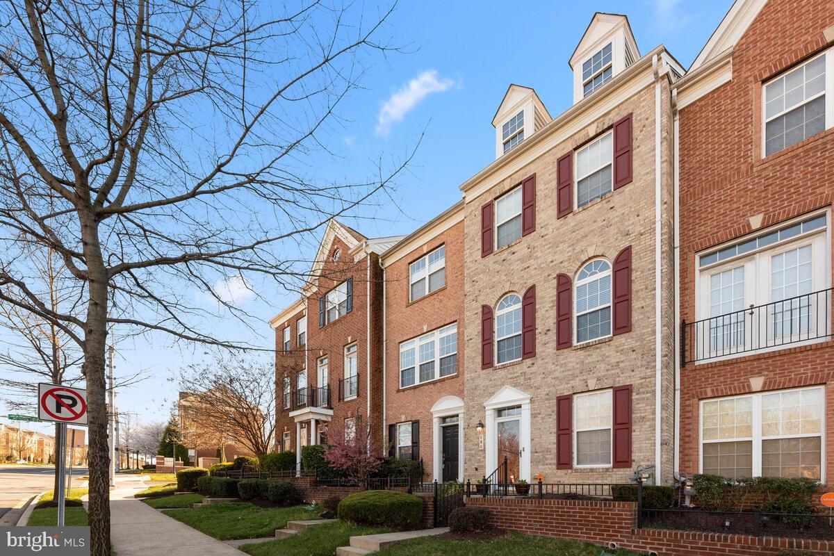 VICTORY PROMENADE - Residential