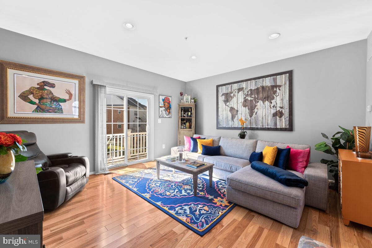 VICTORY PROMENADE - Residential