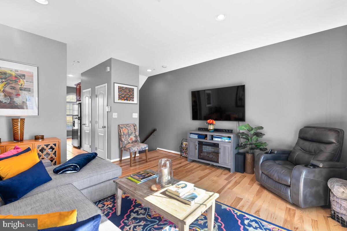 VICTORY PROMENADE - Residential