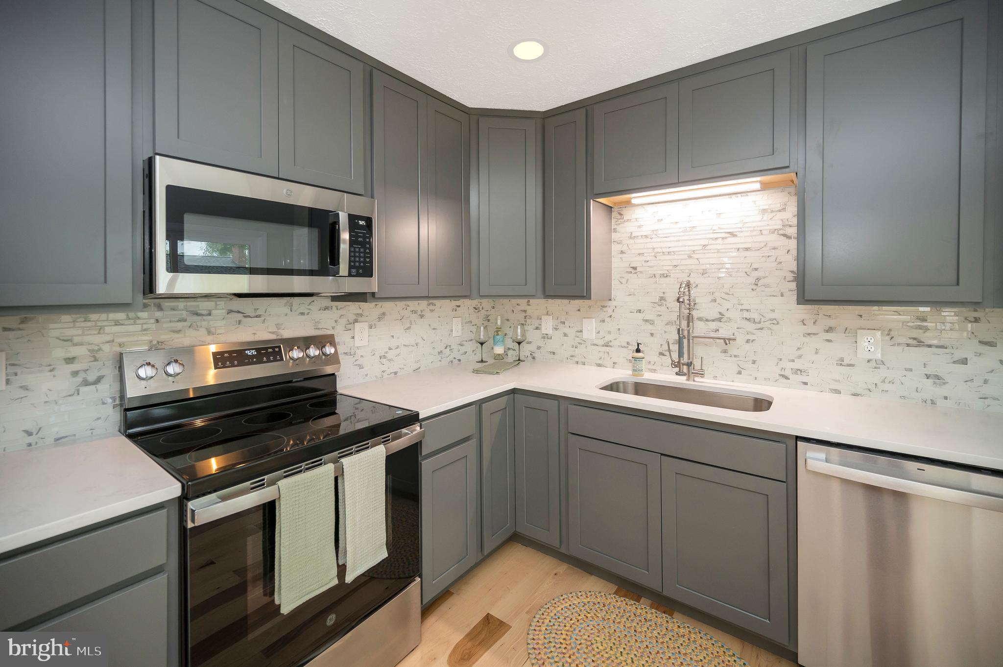 FARMINGTON HEIGHTS - Residential