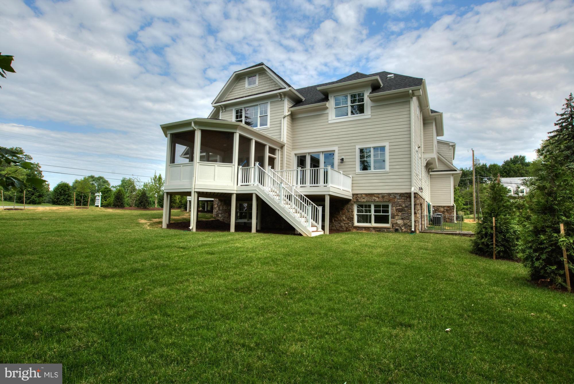 SALONA VILLAGE - Residential