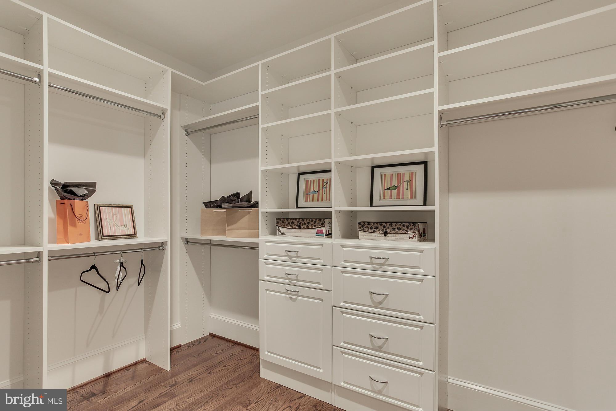 SALONA VILLAGE - Residential