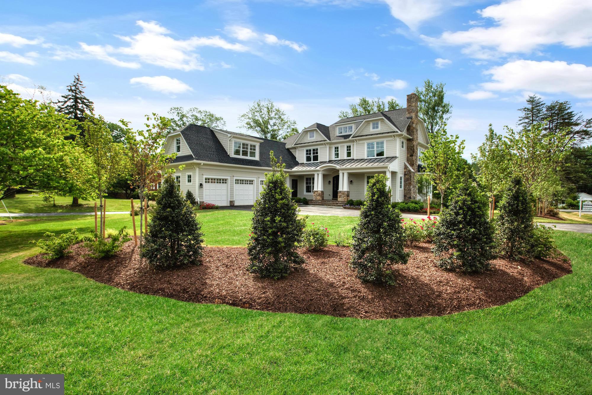 SALONA VILLAGE - Residential