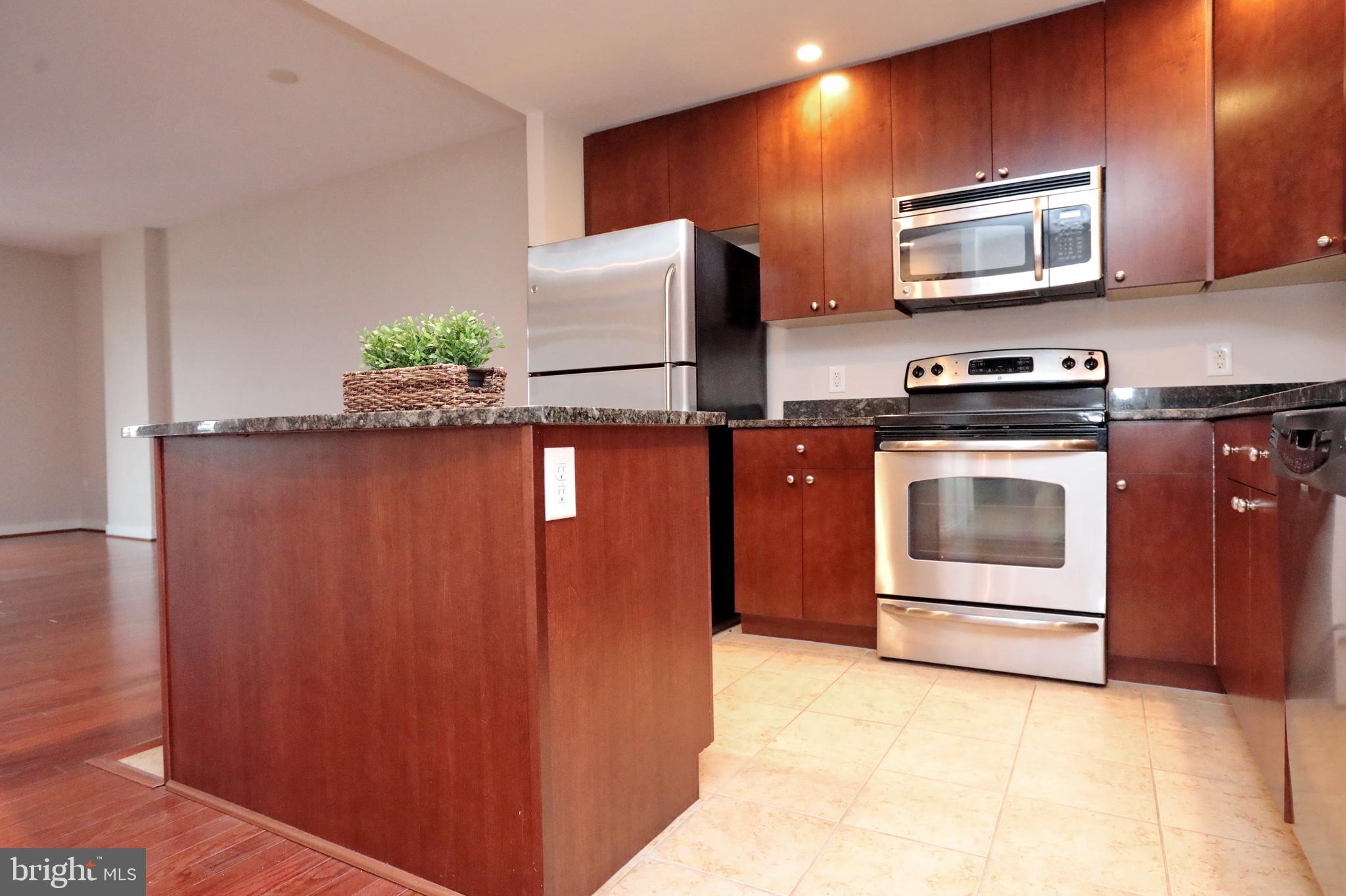 ONE NATIONAL HARBOR CONDOMINIUM - Residential