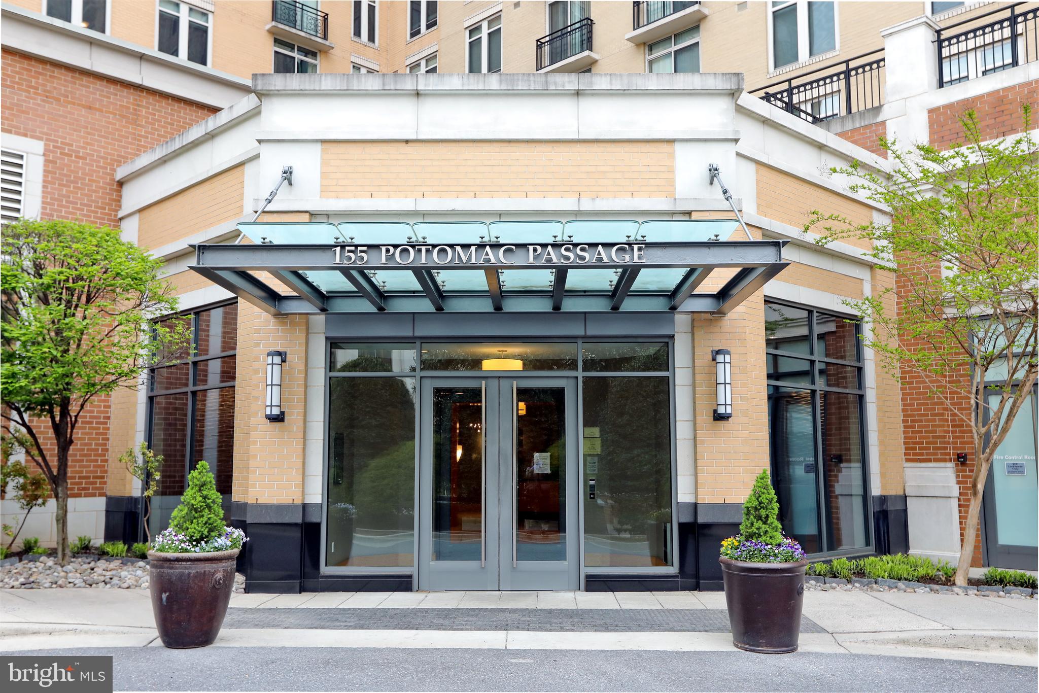 ONE NATIONAL HARBOR CONDOMINIUM - Residential