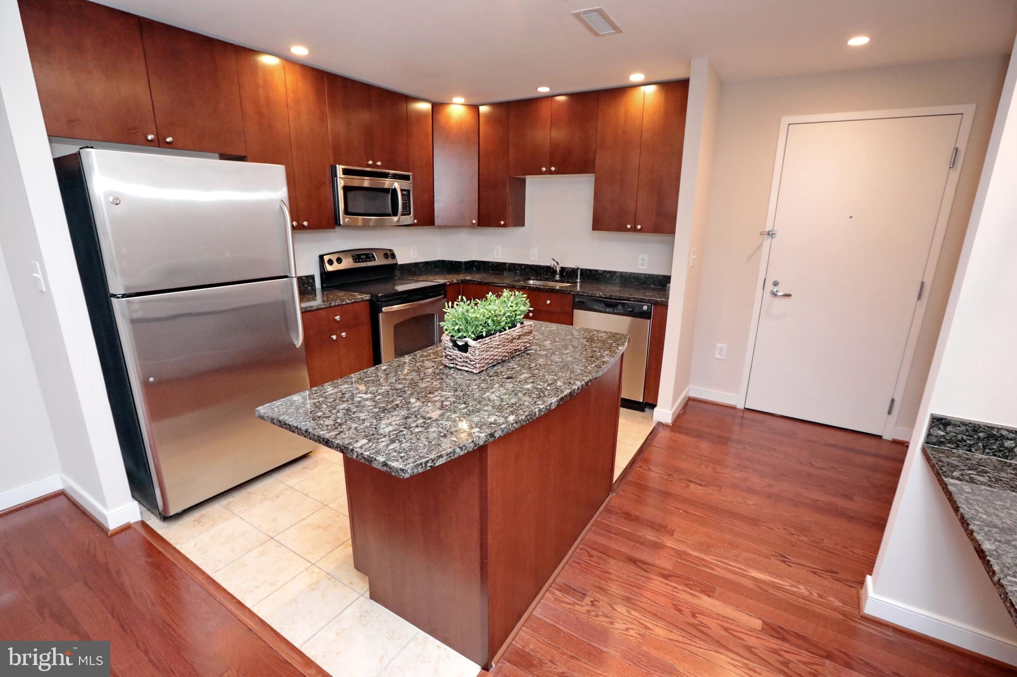 ONE NATIONAL HARBOR CONDOMINIUM - Residential