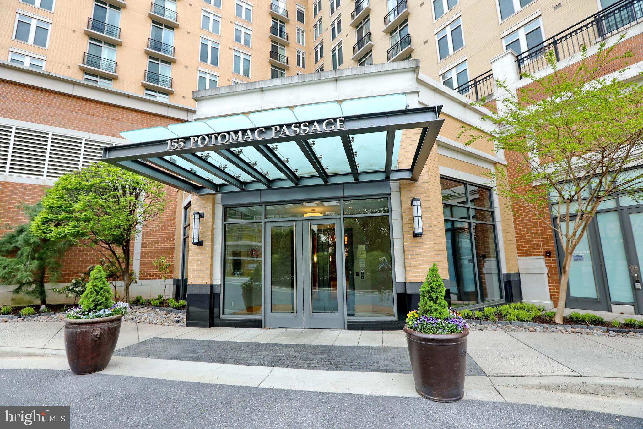 ONE NATIONAL HARBOR CONDOMINIUM - Residential