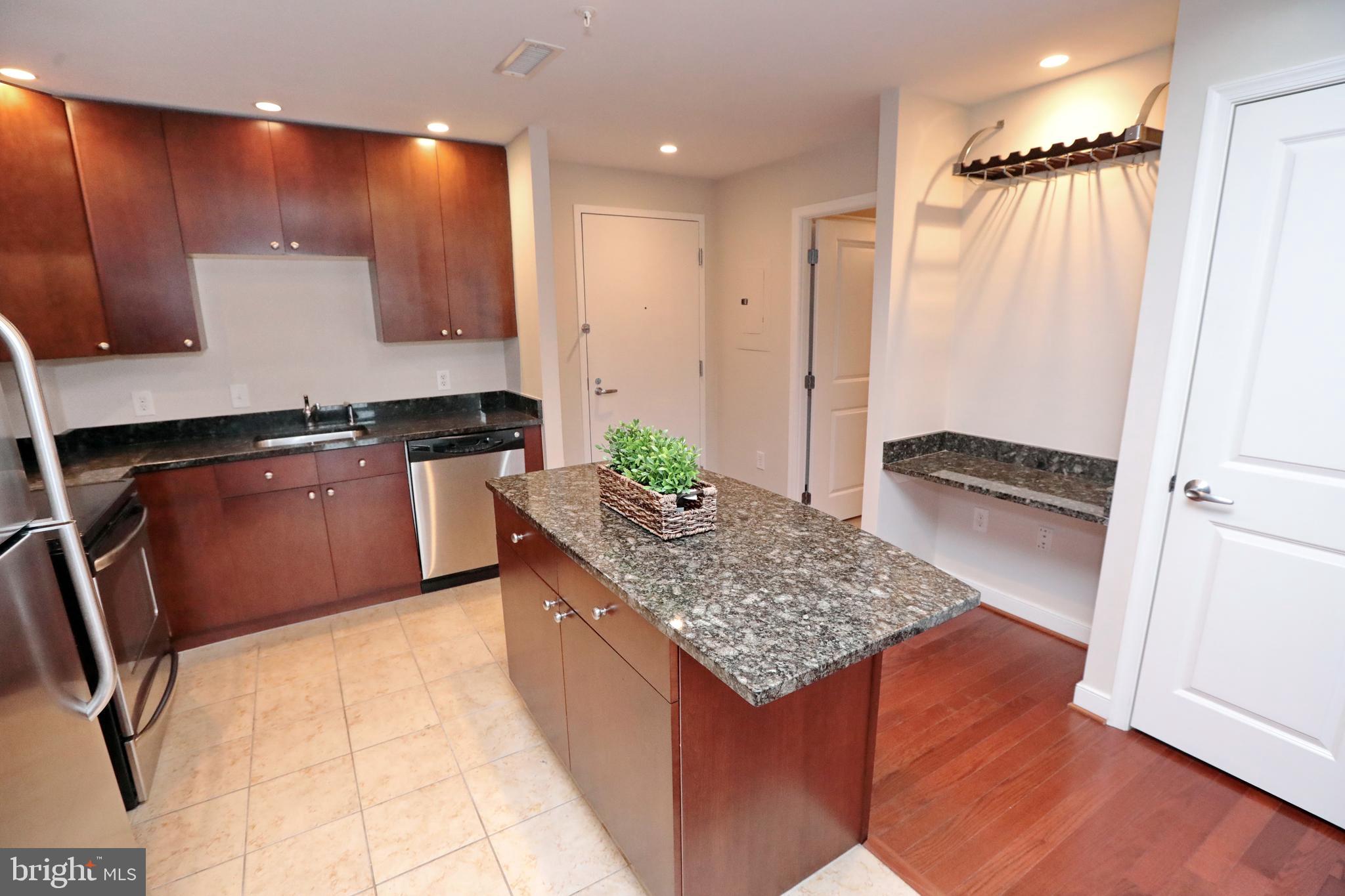 ONE NATIONAL HARBOR CONDOMINIUM - Residential