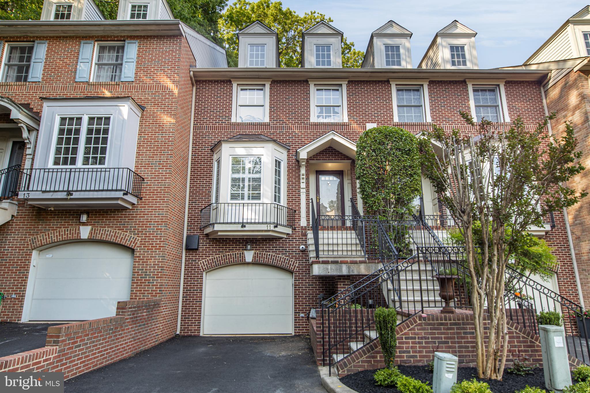 11 ROCKFORD MEWS COURT