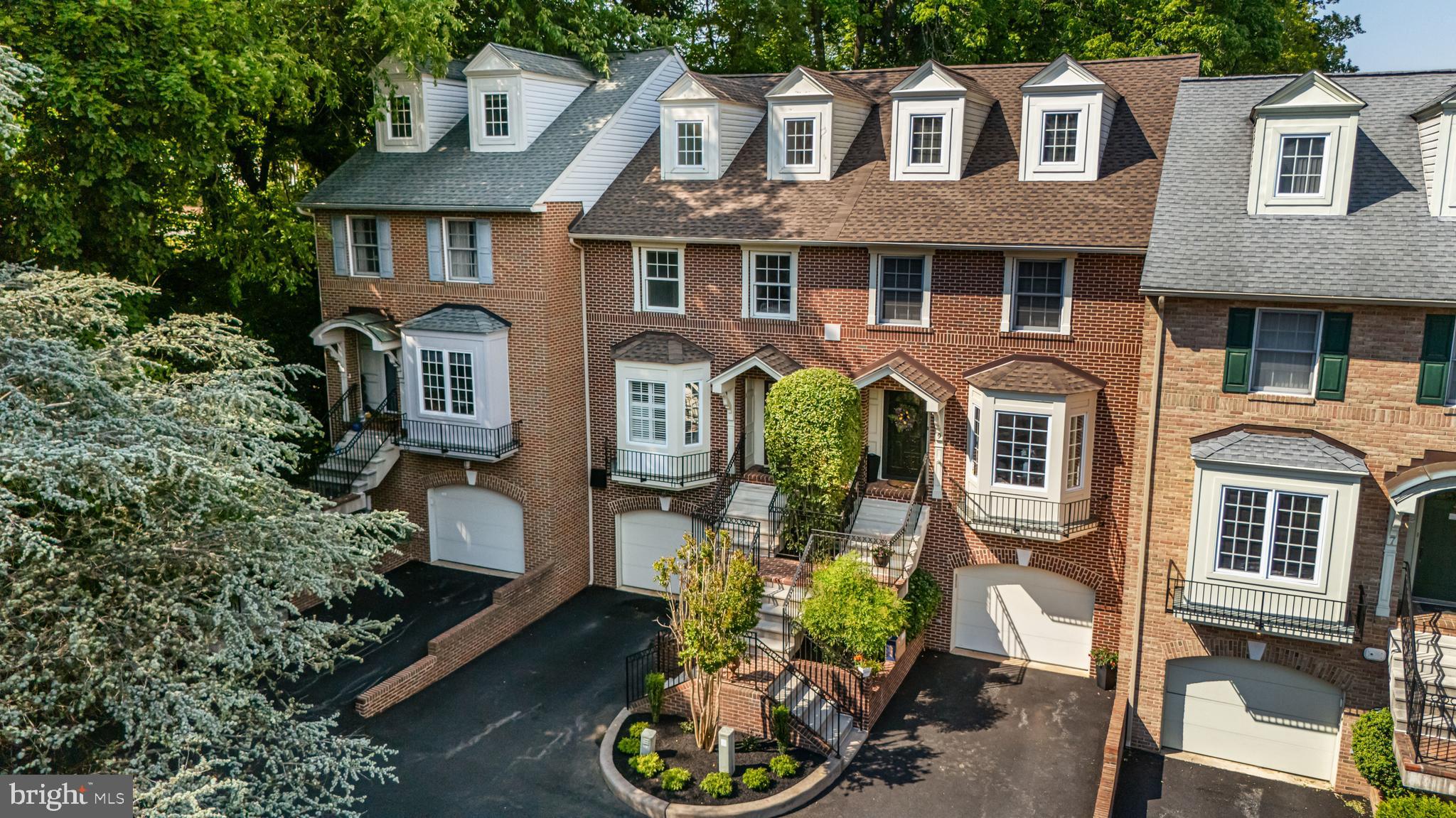 11 ROCKFORD MEWS COURT