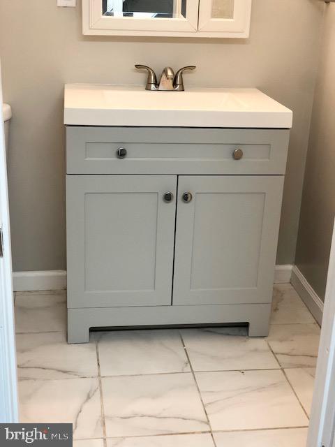 LITTLE FLOWER - Residential Lease