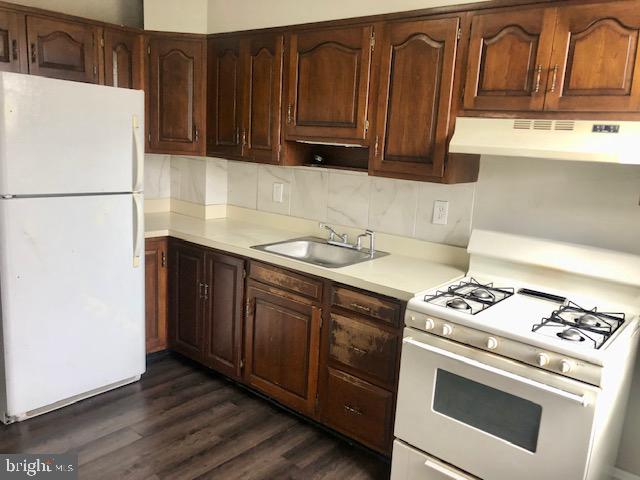 LITTLE FLOWER - Residential Lease