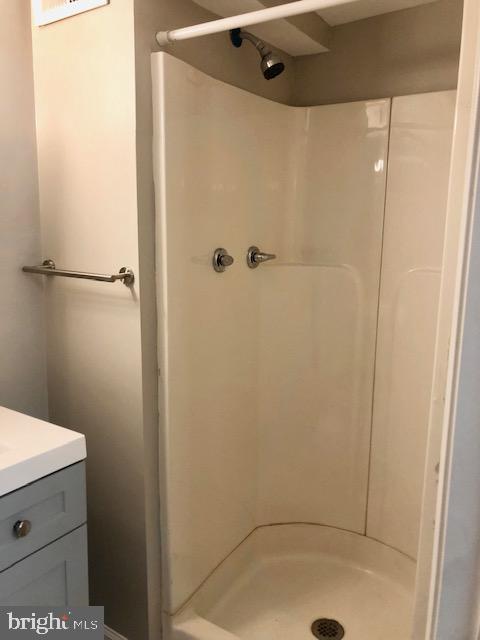 LITTLE FLOWER - Residential Lease