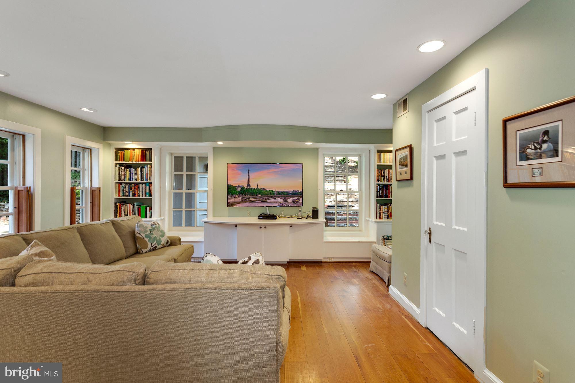 ROLLINGWOOD - Residential